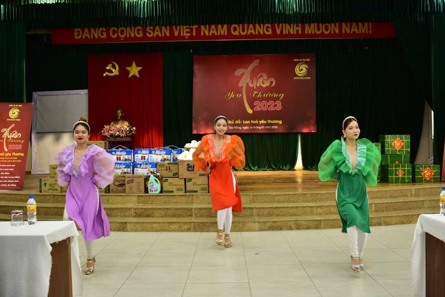 văn nghệ đón xuân yêu thương tại Đà Nẵng