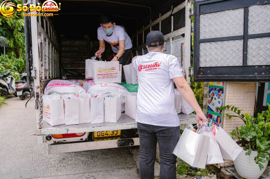 SODO66 chuẩn bị các phần quà Trung thu trao tận tay trẻ em nghèo xã Hòa Bắc 1
